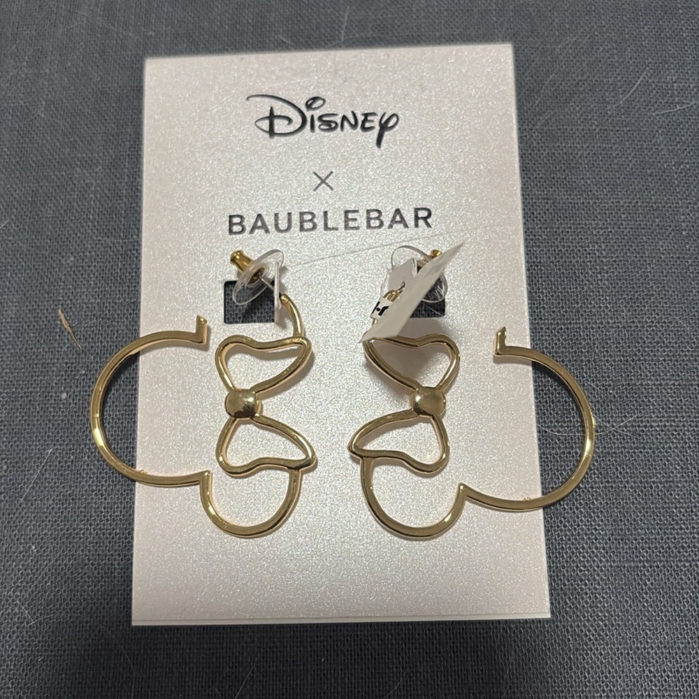 Disney Baublebar Minnie Mouse w/ bow goldtone hoops posts new